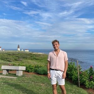 Meet your Posher, Alex